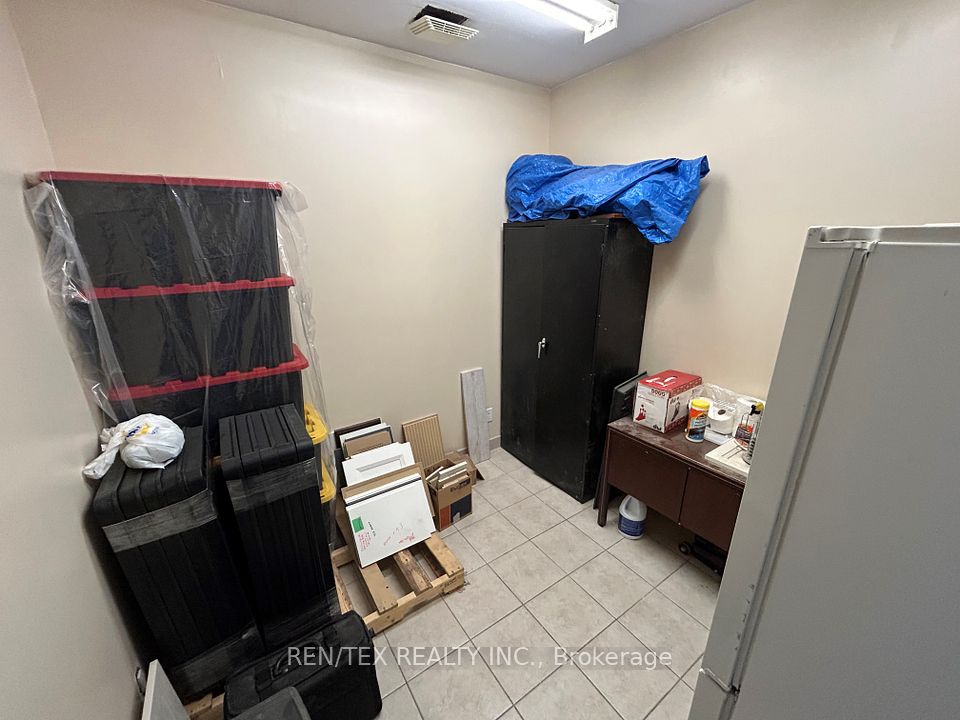 https://trreb-image.ampre.ca/39EyWCVVxtdqtgdeQFaTFlXBu_7HEW4qWzyX2AVNbX4/rs:fit:960:960/wm:.5:so:0:50:.4/wmsh:10/wmt:PHNwYW4gZm9yZWdyb3VuZD0nd2hpdGUnIGZvbnQ9JzY4Jz5SRU4vVEVYIFJFQUxUWSBJTkMuLCBCcm9rZXJhZ2U8L3NwYW4-/L3RycmViL2xpc3RpbmdzLzQwLzg2LzM2Lzk3L3AvMTllNzY2MDYtYmMyNy00M2U1LTk2NDYtOTFiOWE1NDg4NmUzLmpwZw.jpg