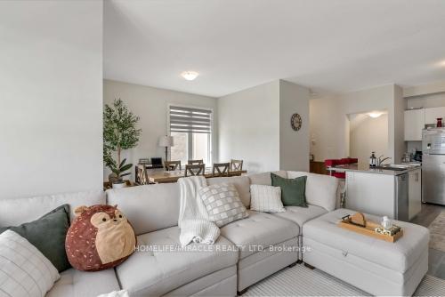 2 Bedrooms Condo at 40 Zinfendel, Hamilton For sale
