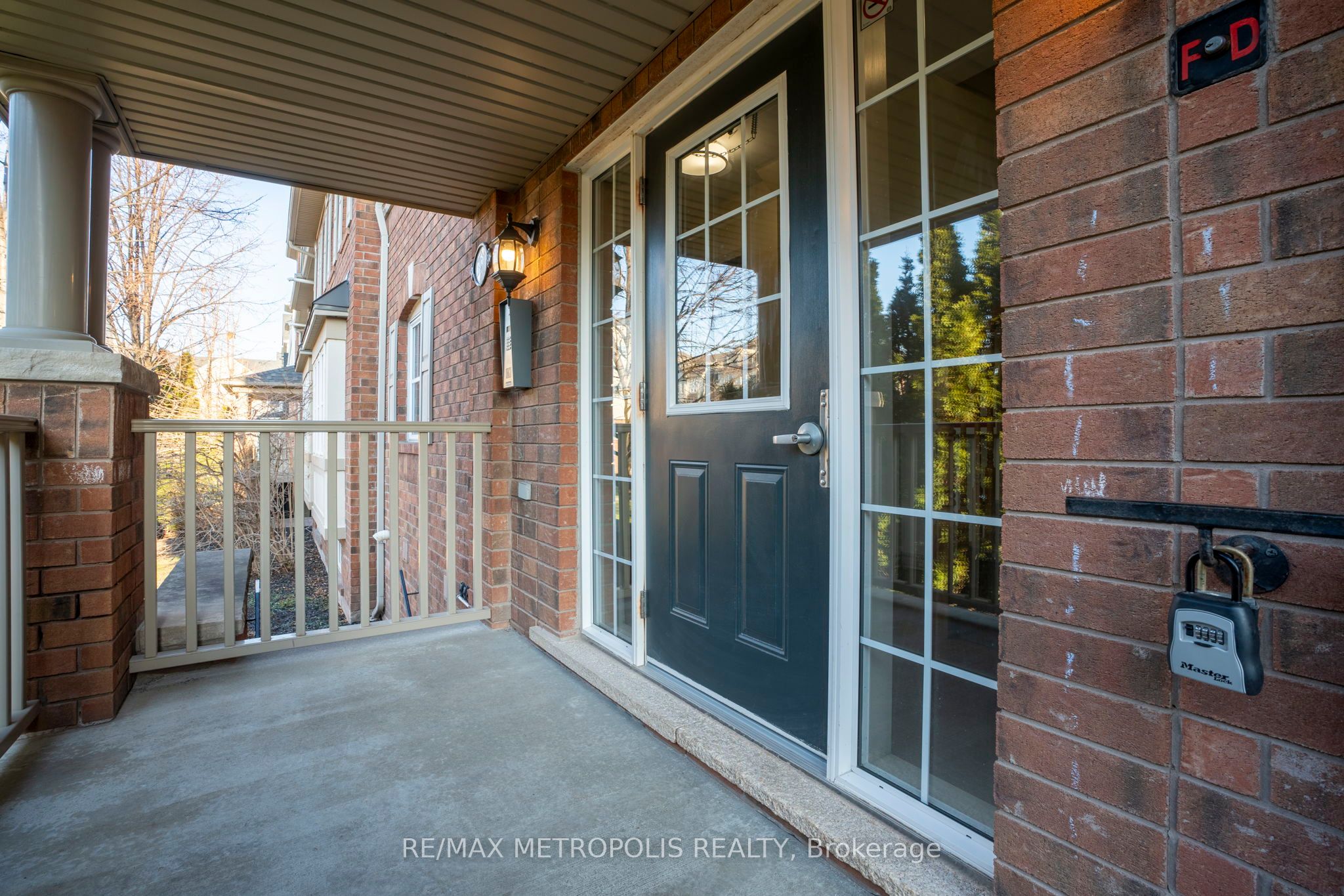 734 Neighbourhood Circle, #4