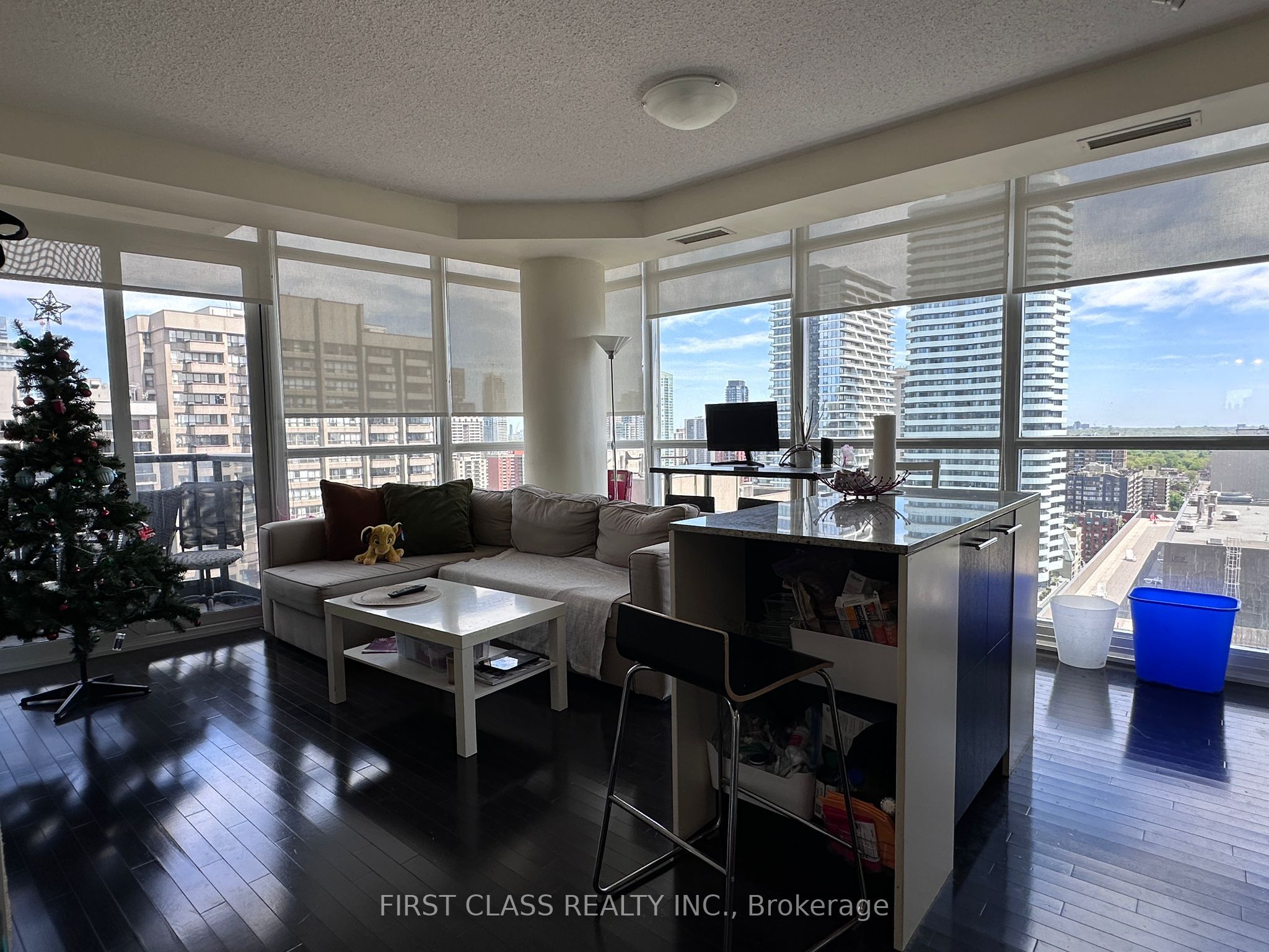 25 Carlton Street, #2609