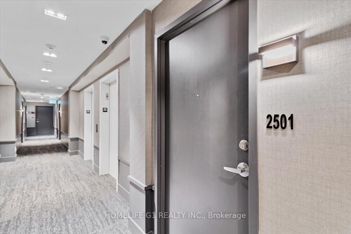 1 Bedroom Condo at 297 Oak Walk, Oakville For sale