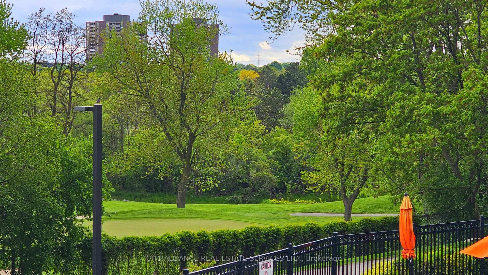 2 Bedrooms Condo at 284 Mill, Toronto For sale