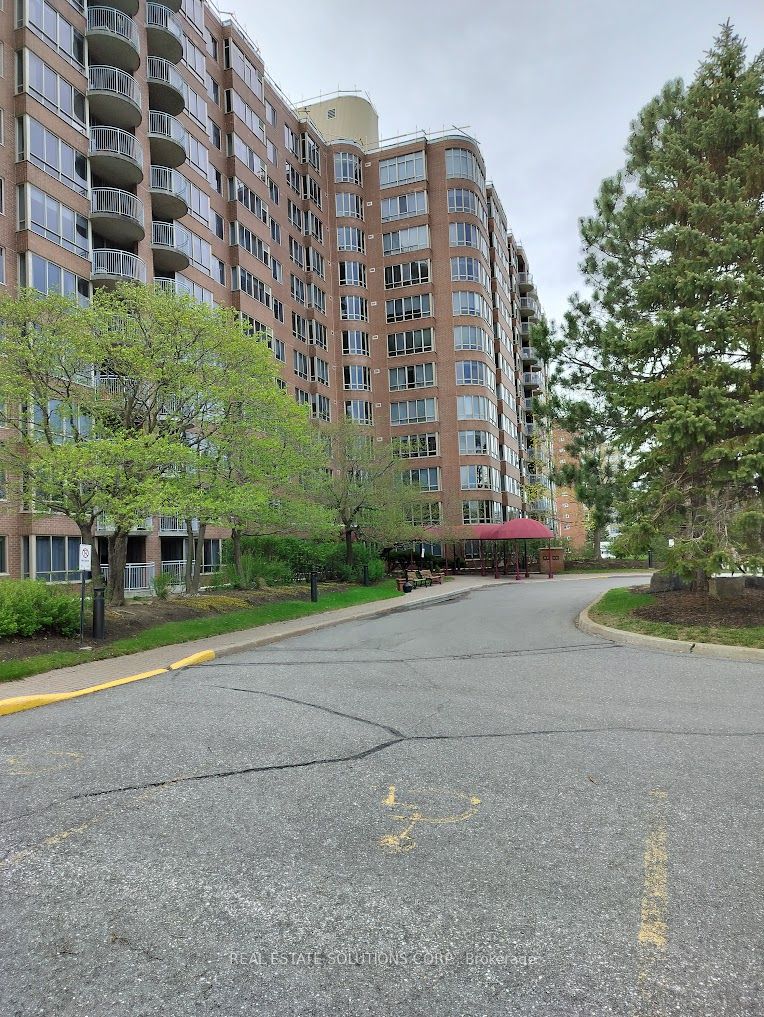#214 - 100 Grant Carman Drive, CityviewParkwoodsHillsRideauShore, ON K2E 8B8