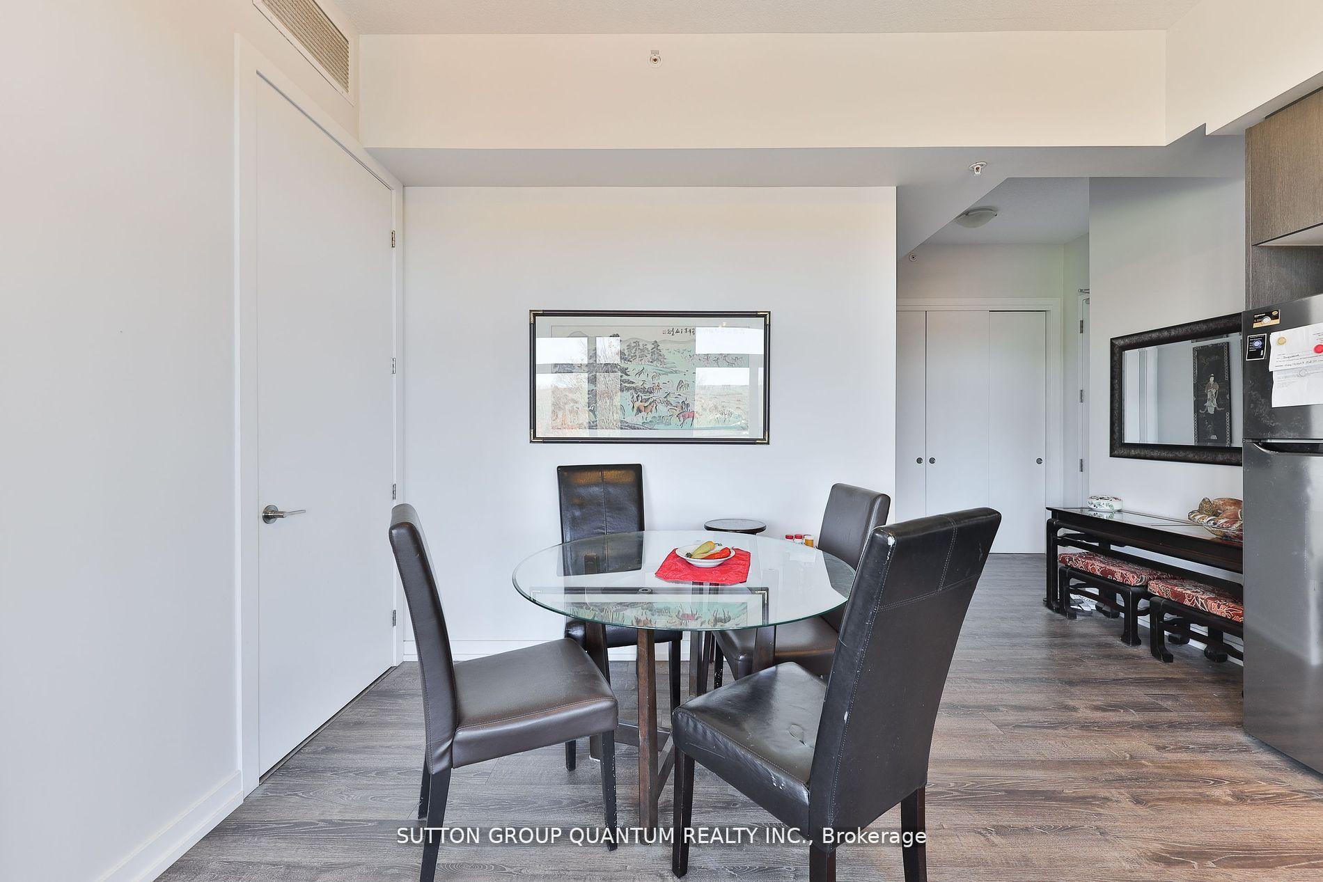 2 Bedrooms Condo at 457 Plains, Burlington For sale