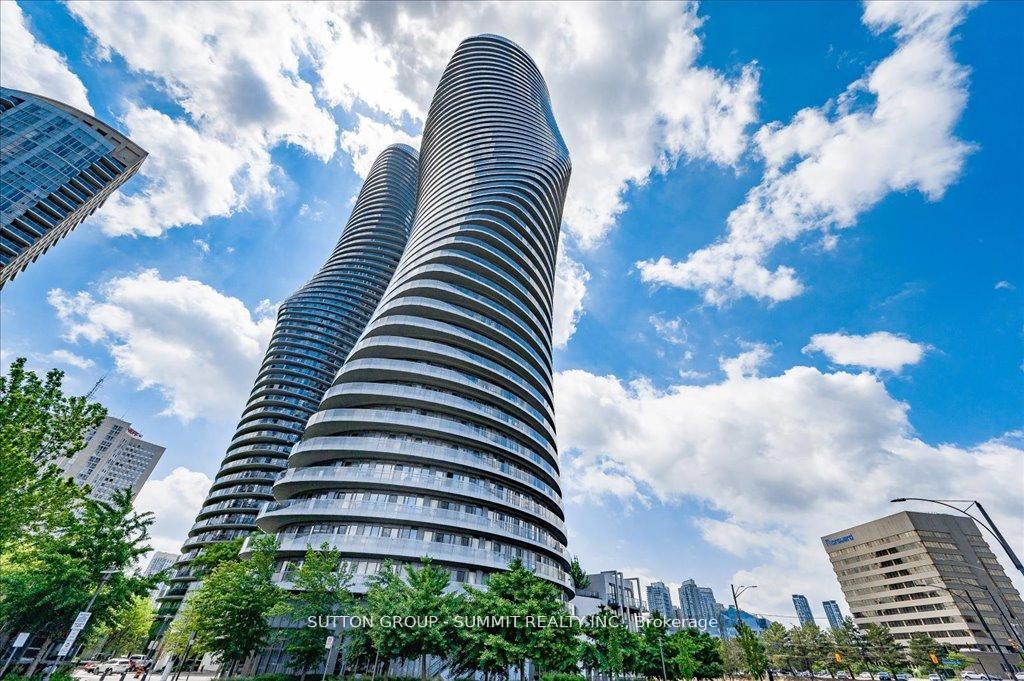 2 Bedrooms Condo at 50 Absolute, Mississauga For sale