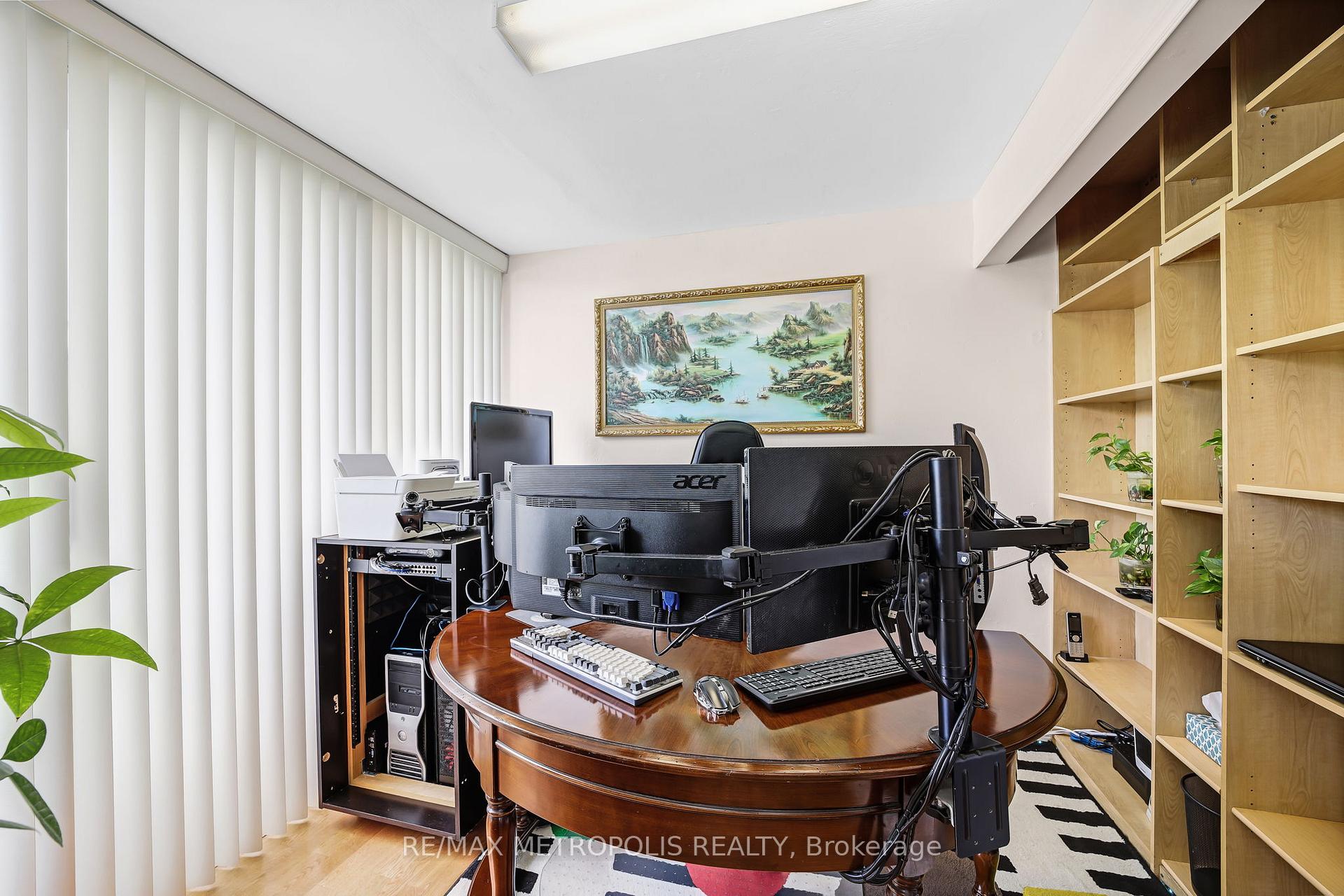 3 Bedrooms Condo at 5 Parkway Forest, Toronto For sale