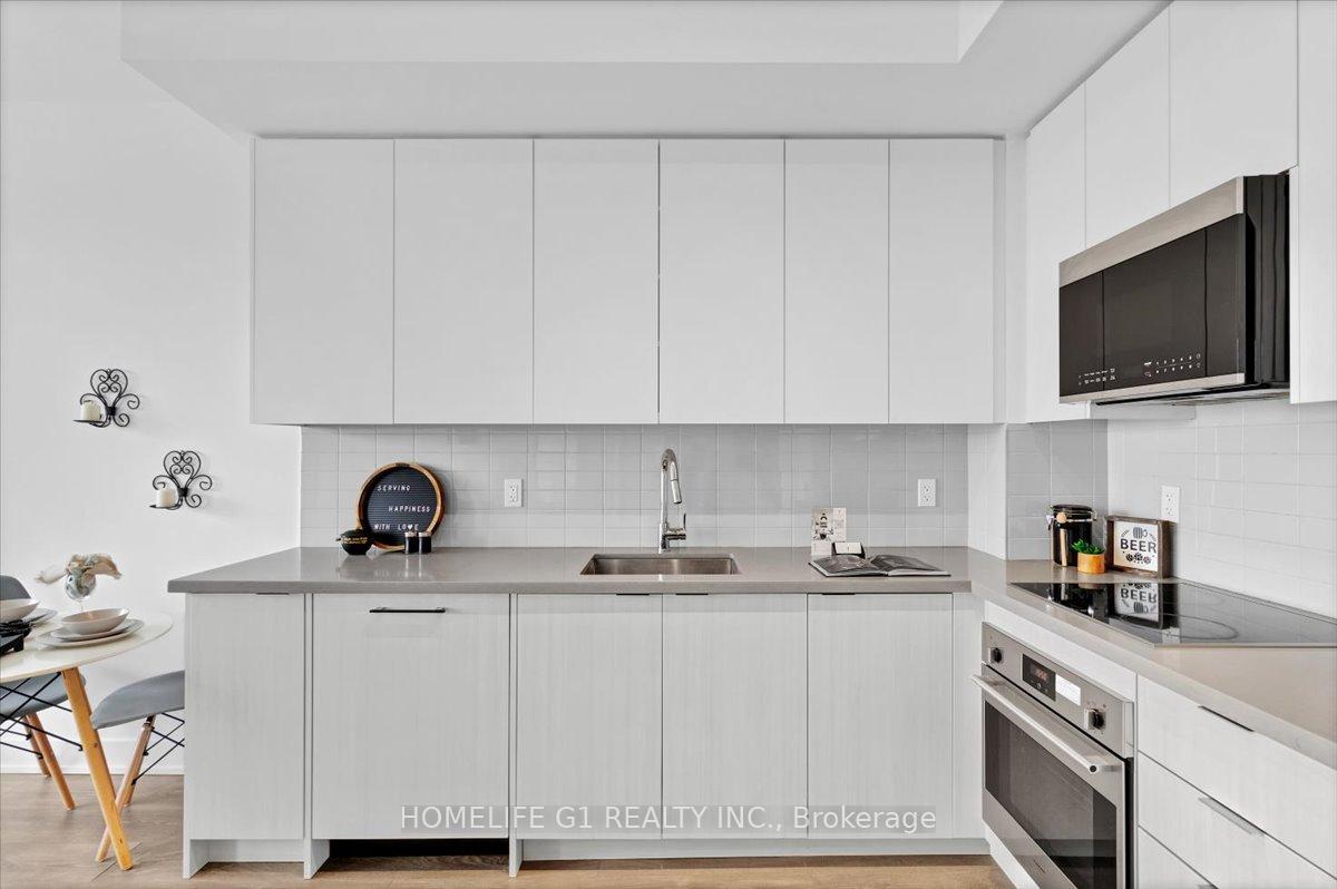 1 Bedroom Condo at 297 Oak Walk, Oakville For sale