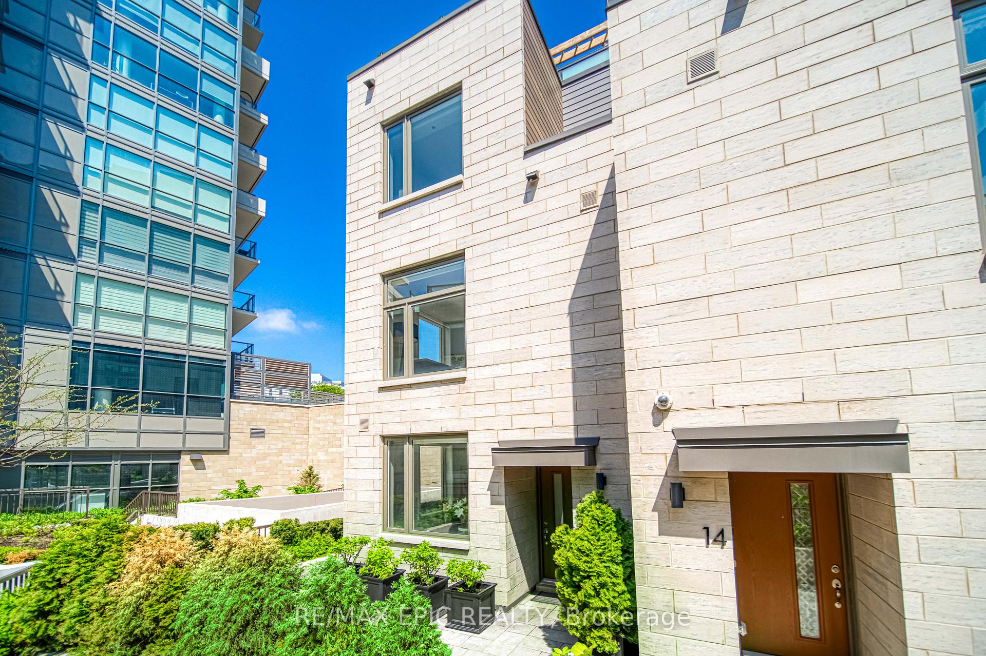 3 Bedrooms Condo at 165 Pears, Toronto For sale