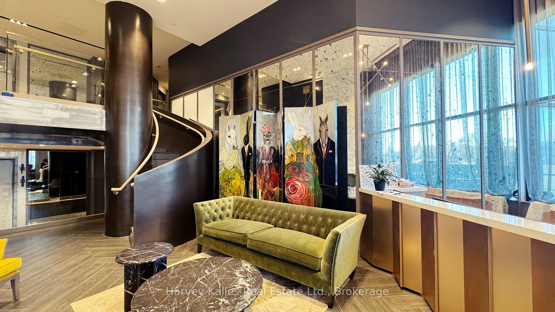 395 Dundas Street W 436