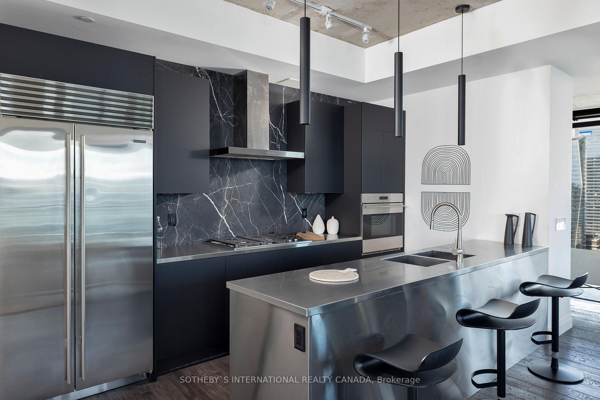 4 Bedrooms Condo at 224 King,  Toronto For sale