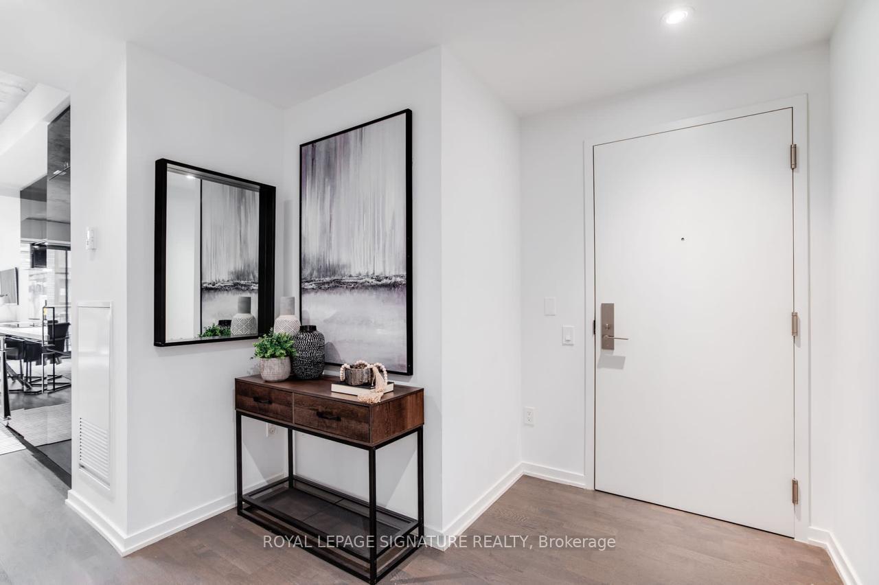 1 Bedroom Condo at 60 Colborne, Toronto For sale