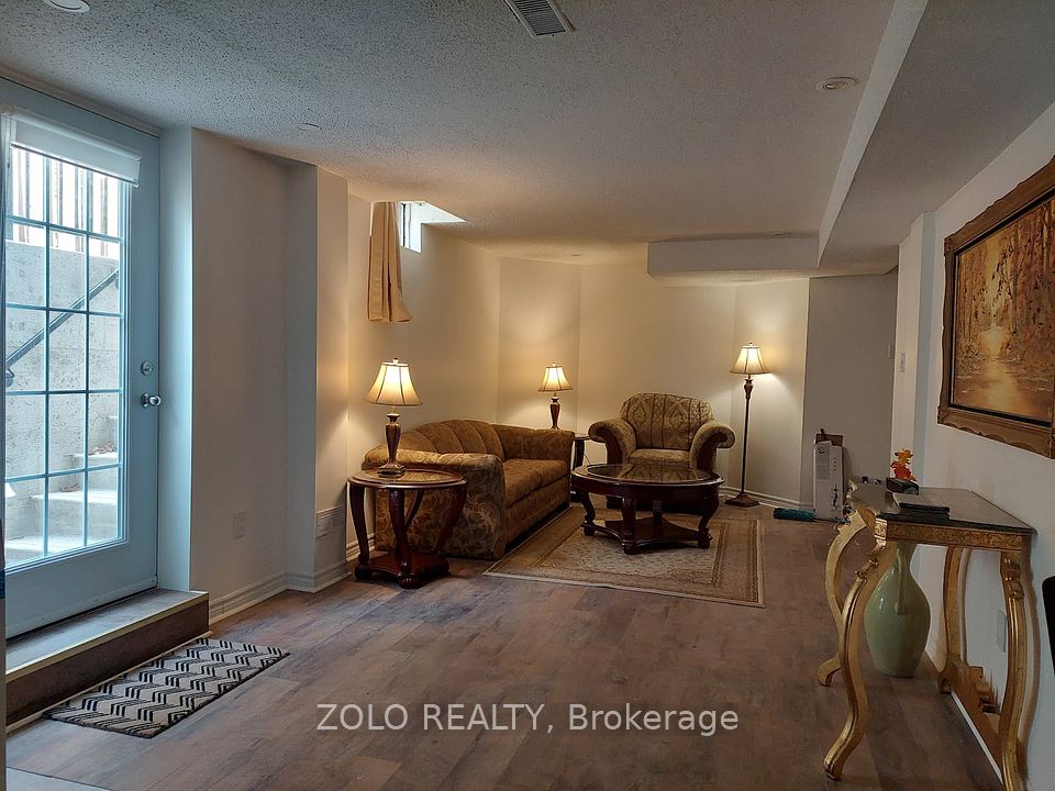 61 Bluebell Crescent, Whitby, ON L1P 1L2