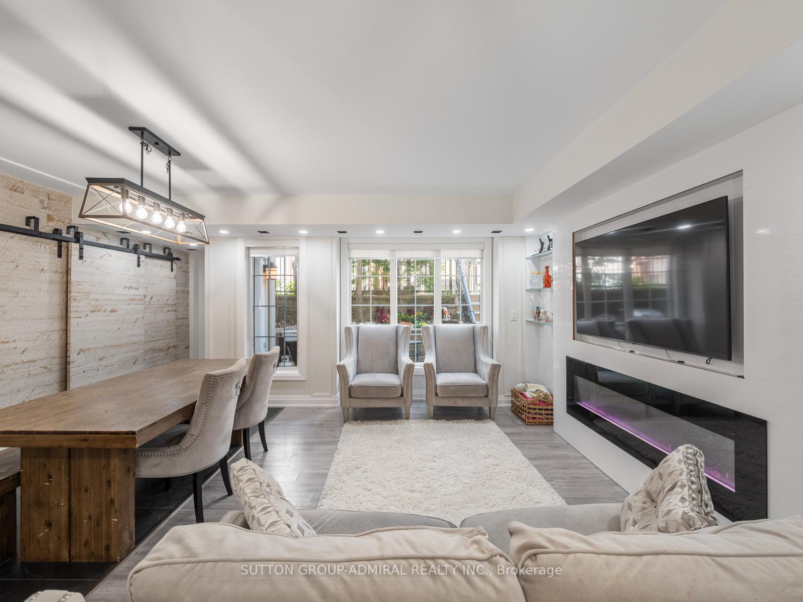 2 Bedrooms Condo at 5 Everson, Toronto For sale