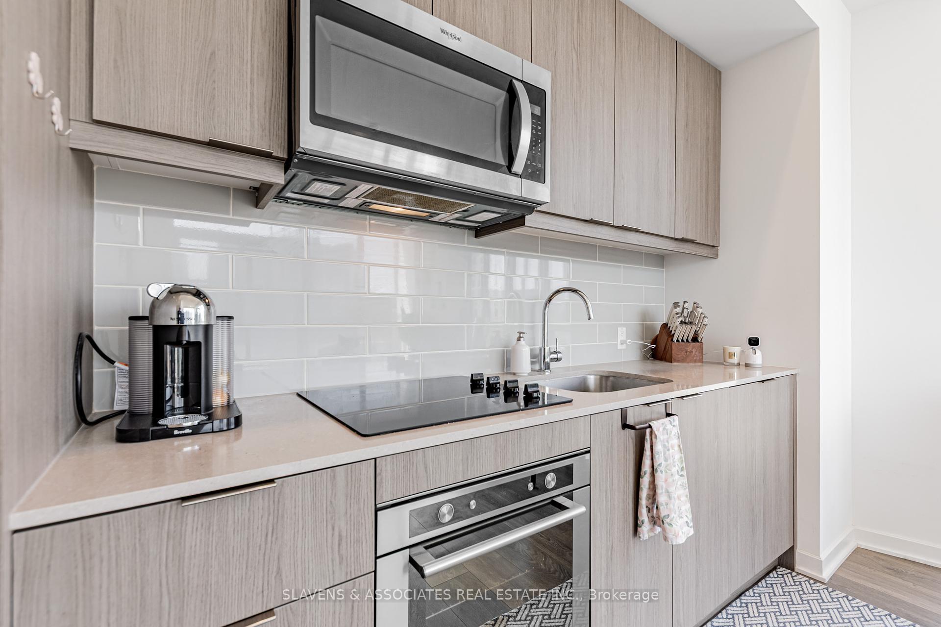 3 Bedrooms Condo at 38 Forest Manor, Toronto For sale