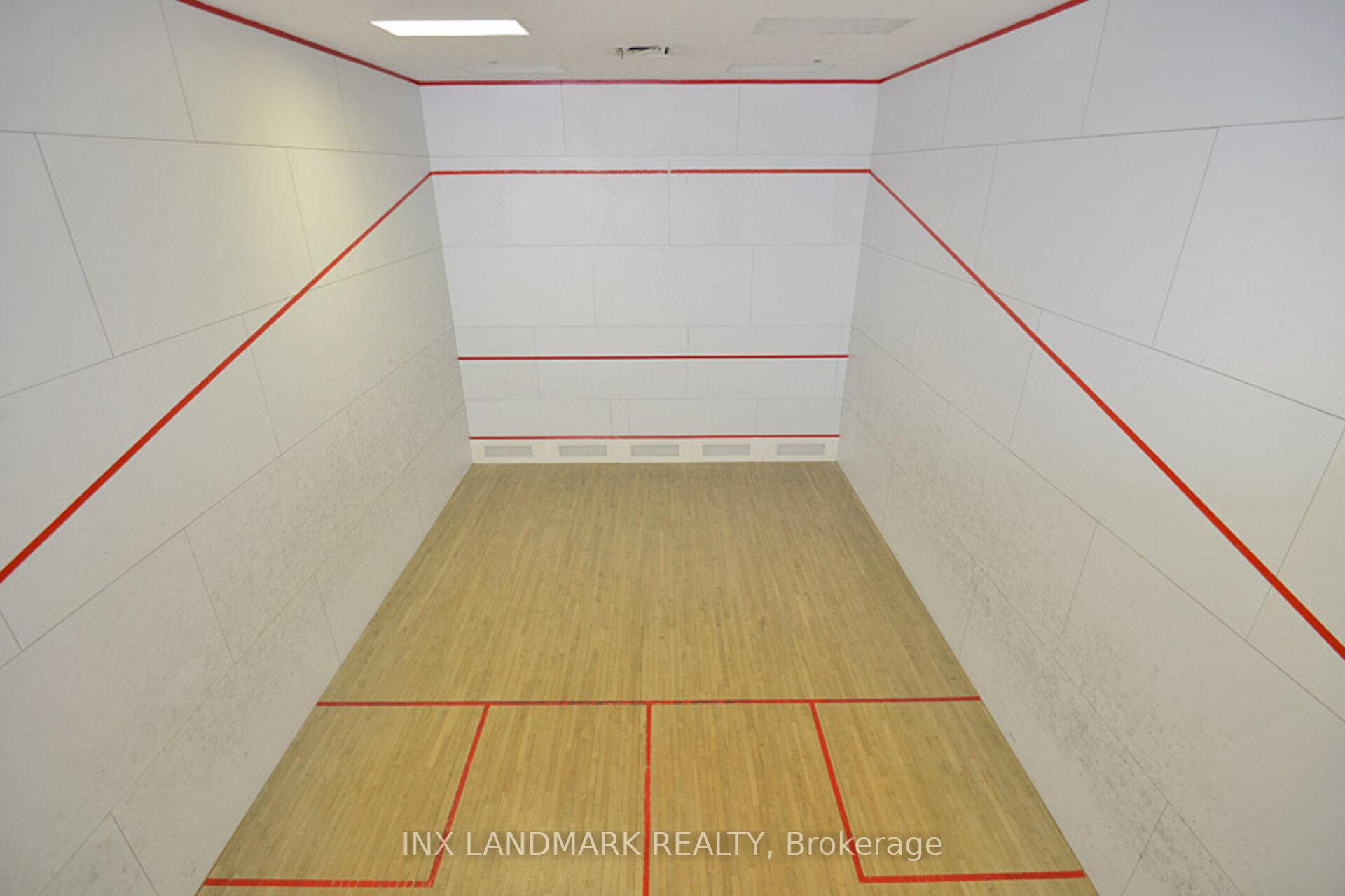 3 Bedrooms Condo at 330 Rathburn, Mississauga For sale