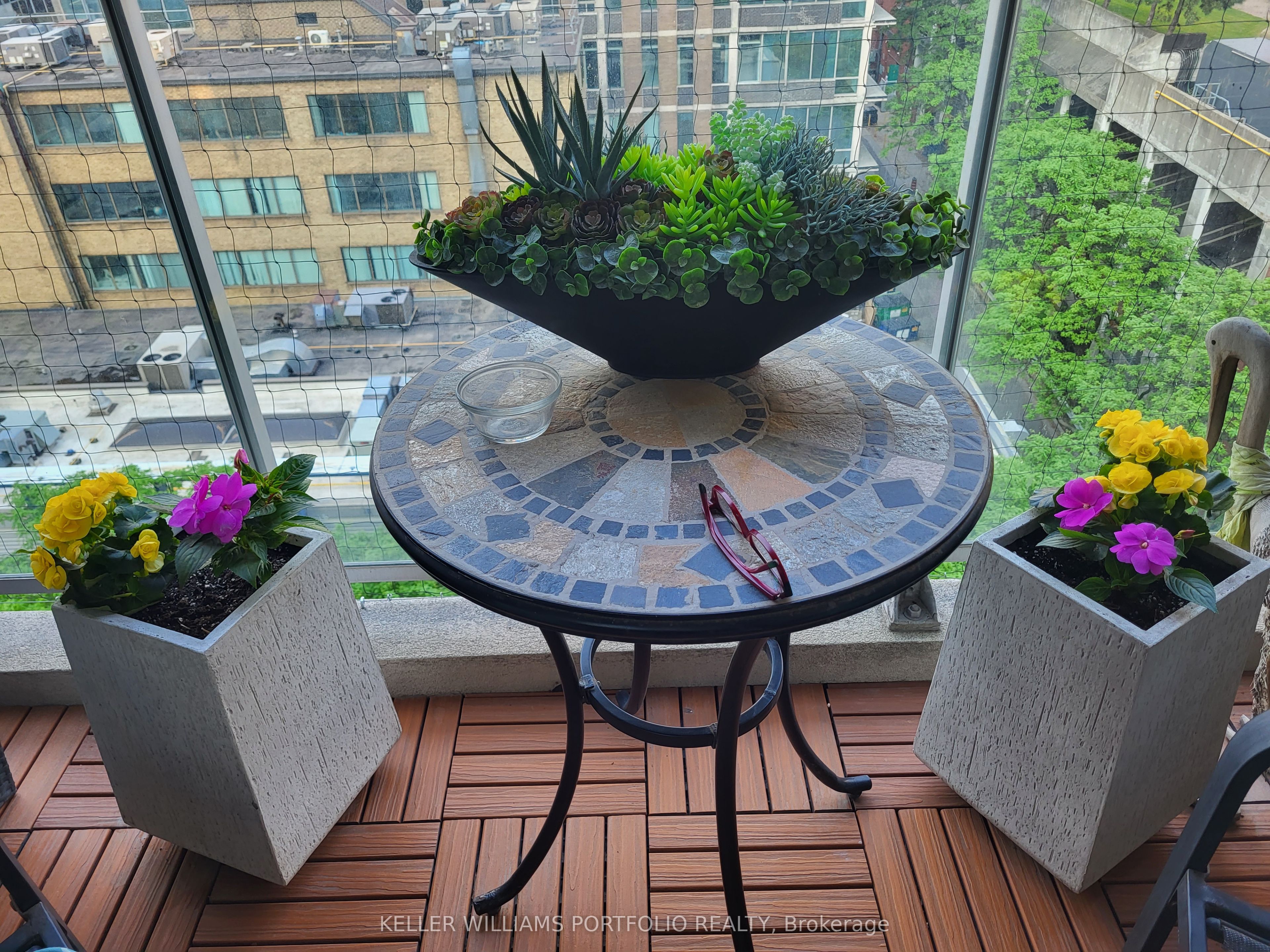 43 Eglinton Avenue E, #1009