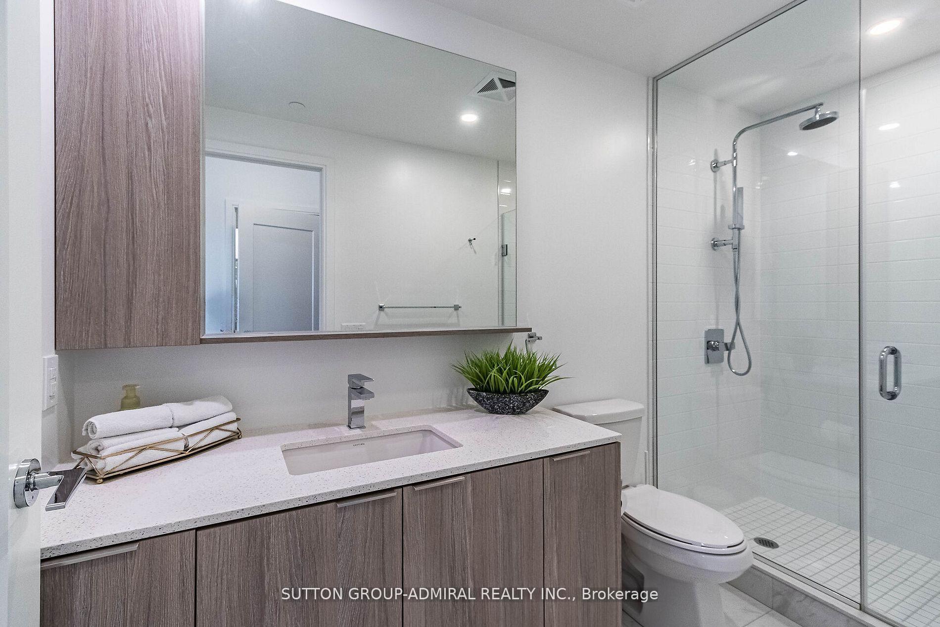 3 Bedrooms Condo at 70 Annie Craig, Toronto For sale