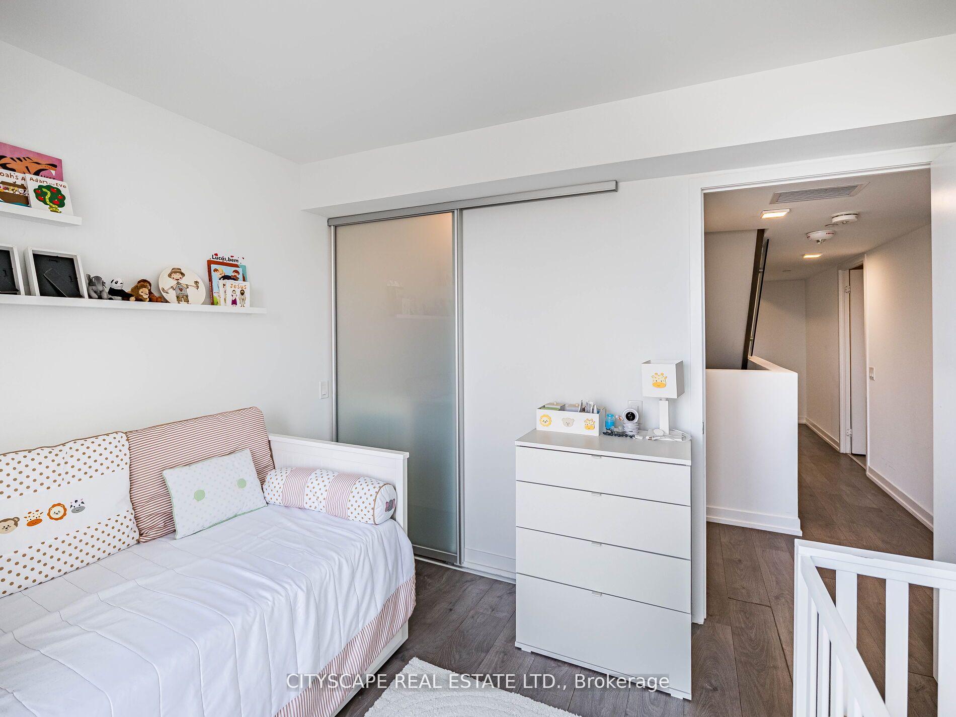 4 Bedrooms Condo at 9 Buttermill, Vaughan For sale