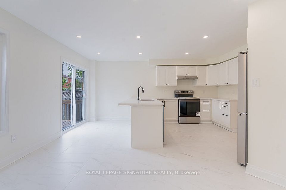 72 James Young Drive, Halton Hills, ON L7G 5S5