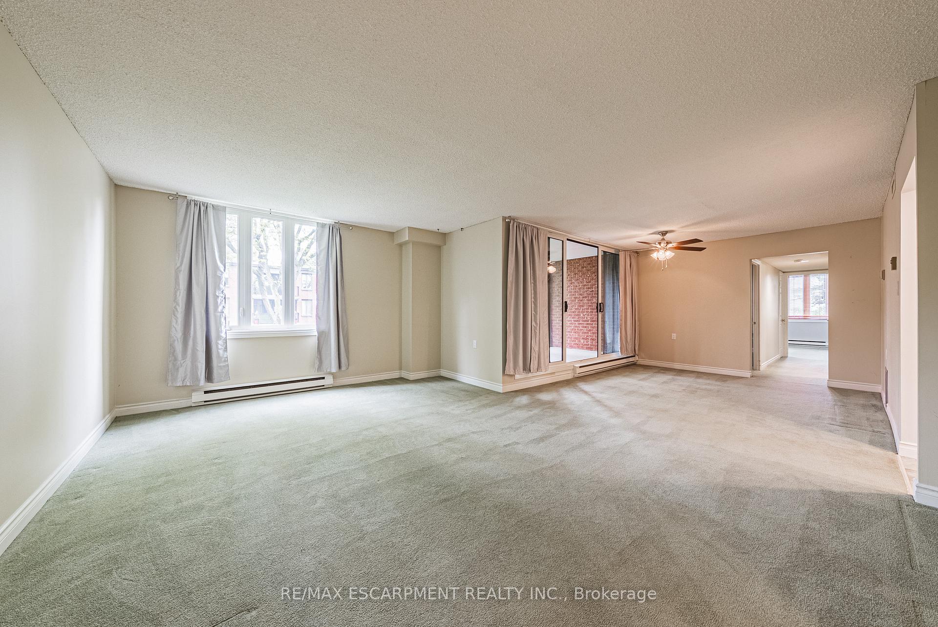 3 Bedrooms Condo at 150 WILSON, Hamilton For sale