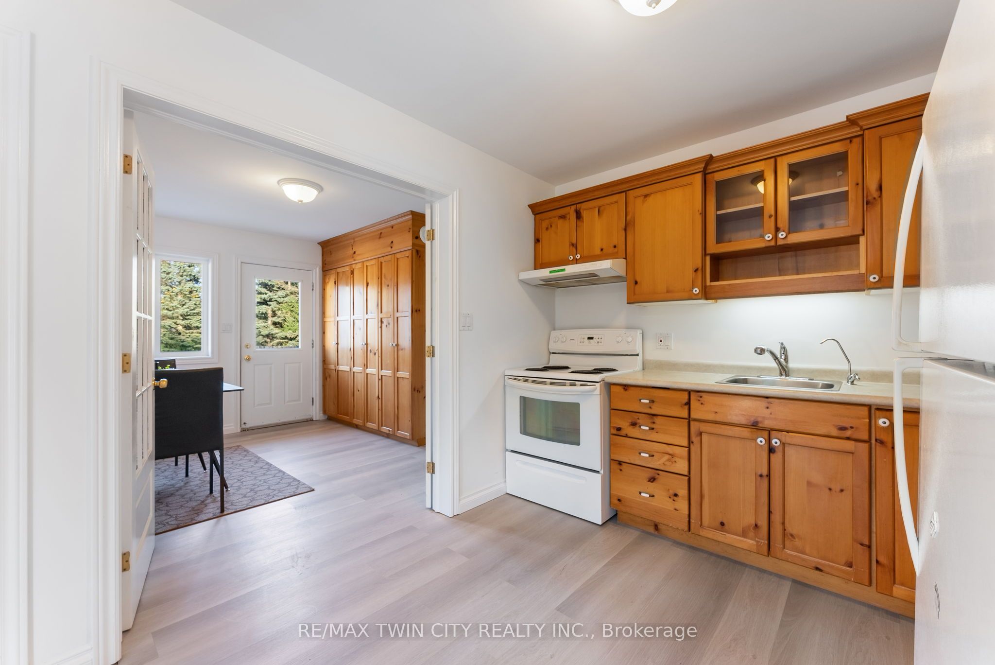 37 River Road