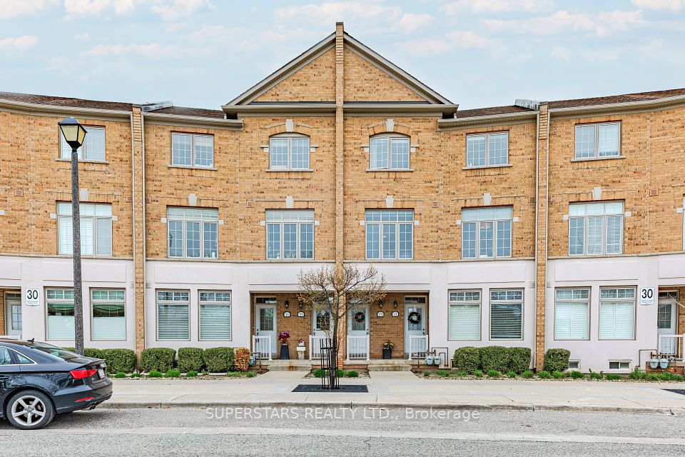 30 Greensborough Village