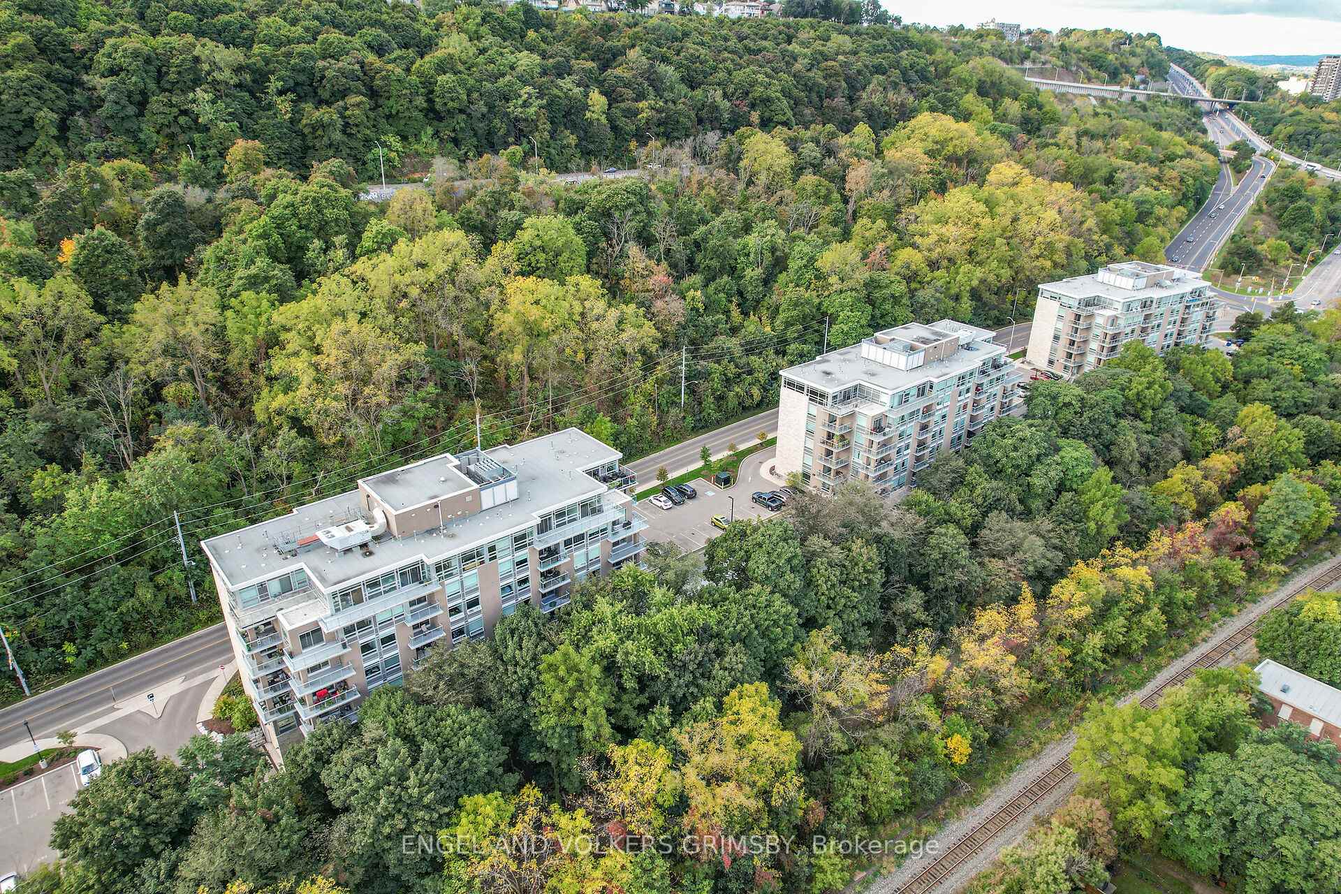 2 Bedrooms Condo at 479 Charlton,  Hamilton For sale