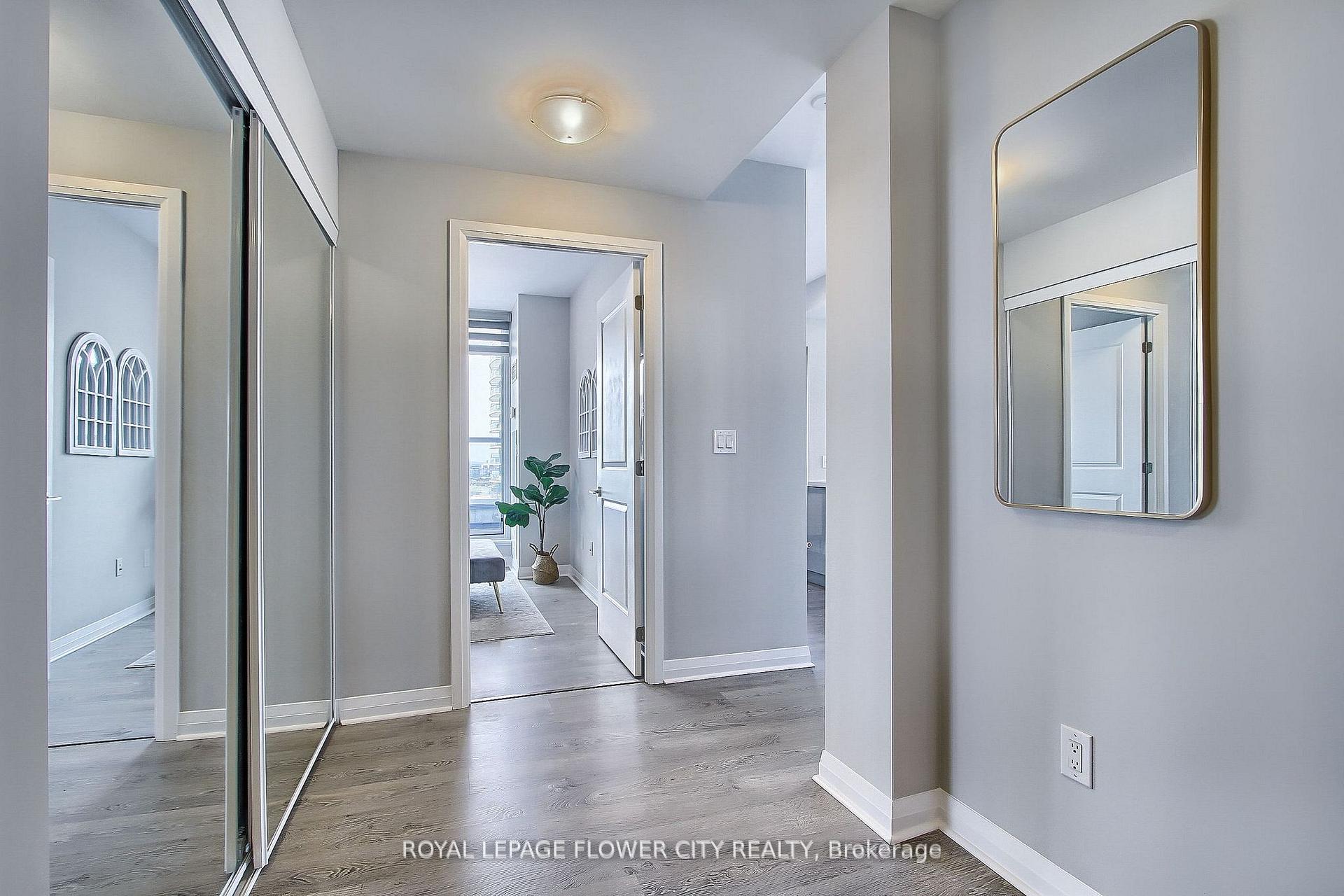 3 Bedrooms Condo at 5025 Four Springs, Mississauga For sale
