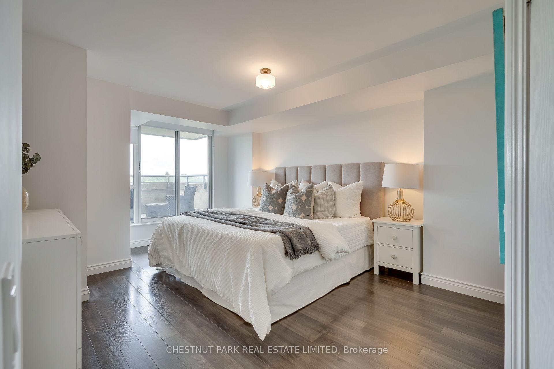3 Bedrooms Condo at 388 Bloor, Toronto For sale