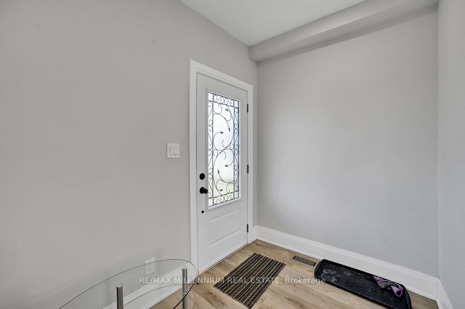 28 Albemarle Street, Hamilton, ON L8L 7G4