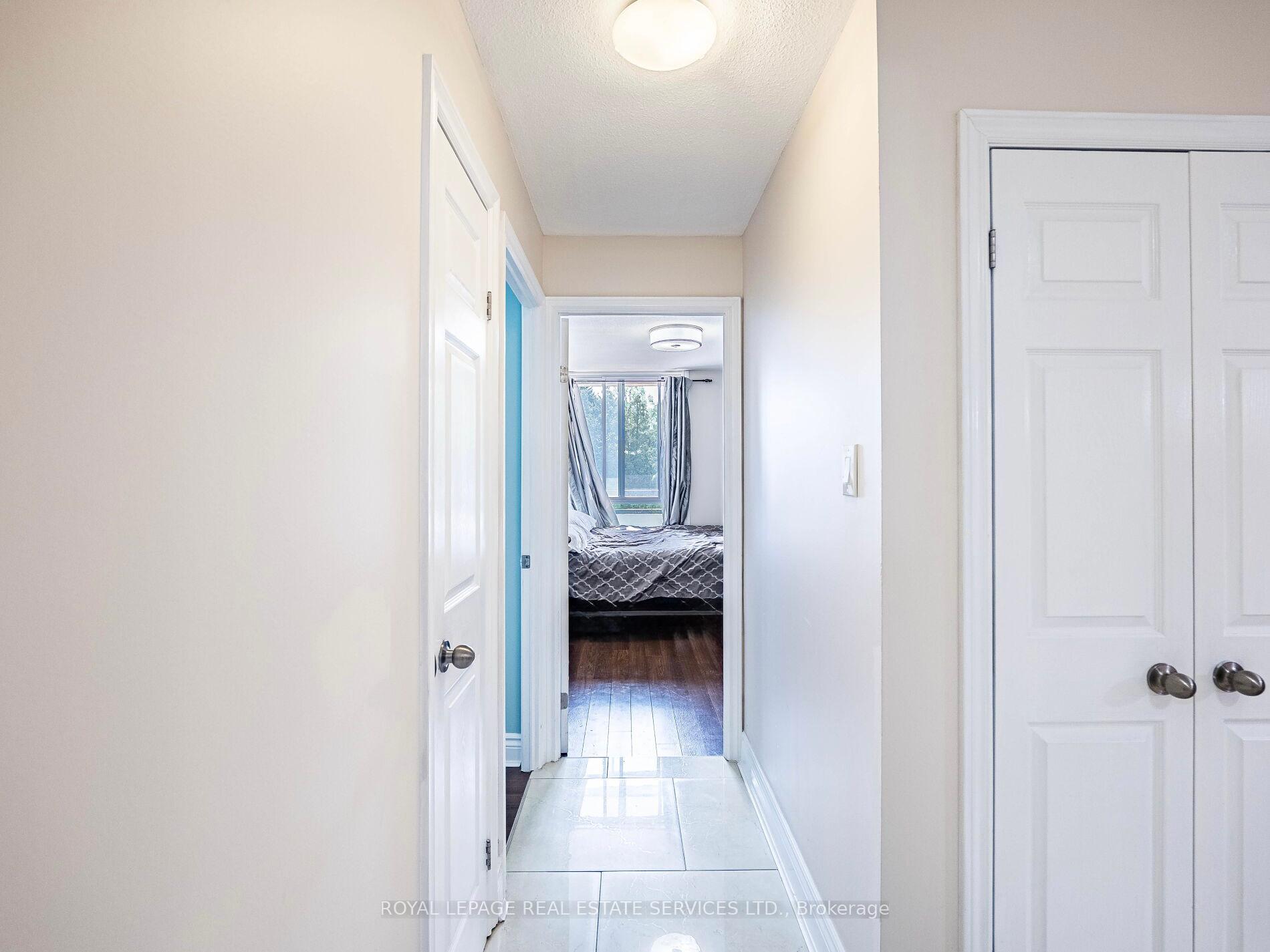 2 Bedrooms Condo at 1300 Mississauga Valley, Mississauga For sale