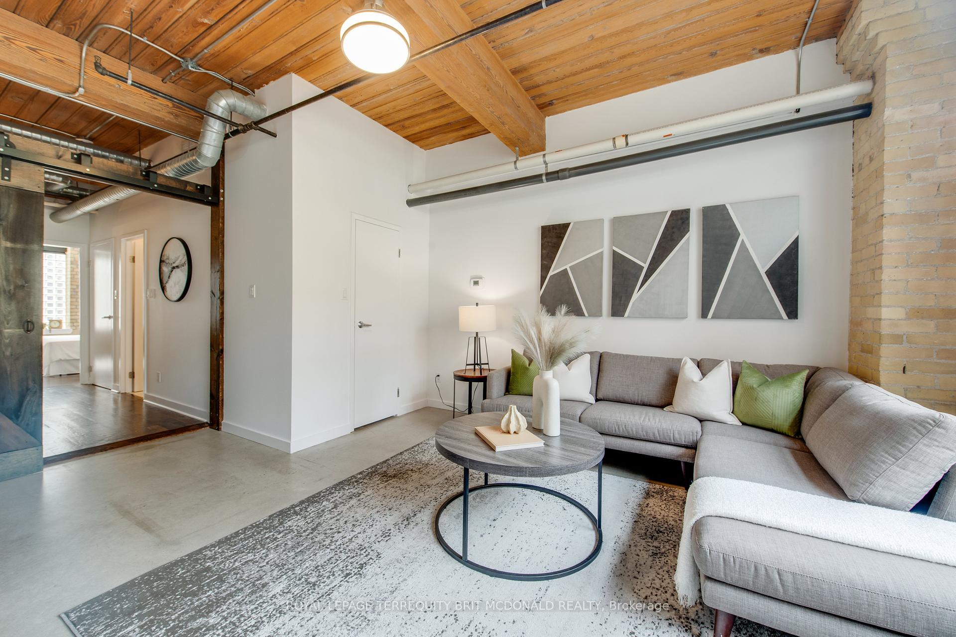 2 Bedrooms Condo at 436 Wellington, Toronto For sale