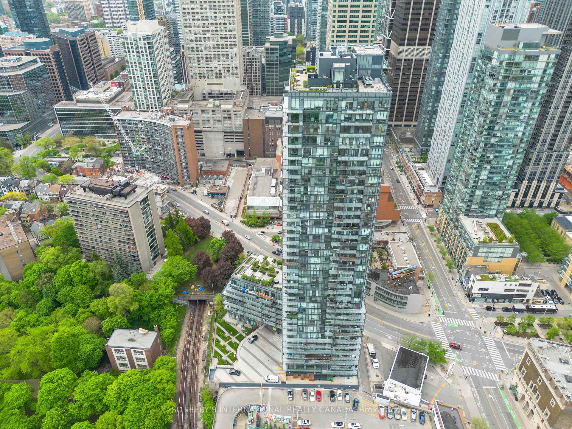 2 Bedrooms Condo at 825 Church, Toronto For sale