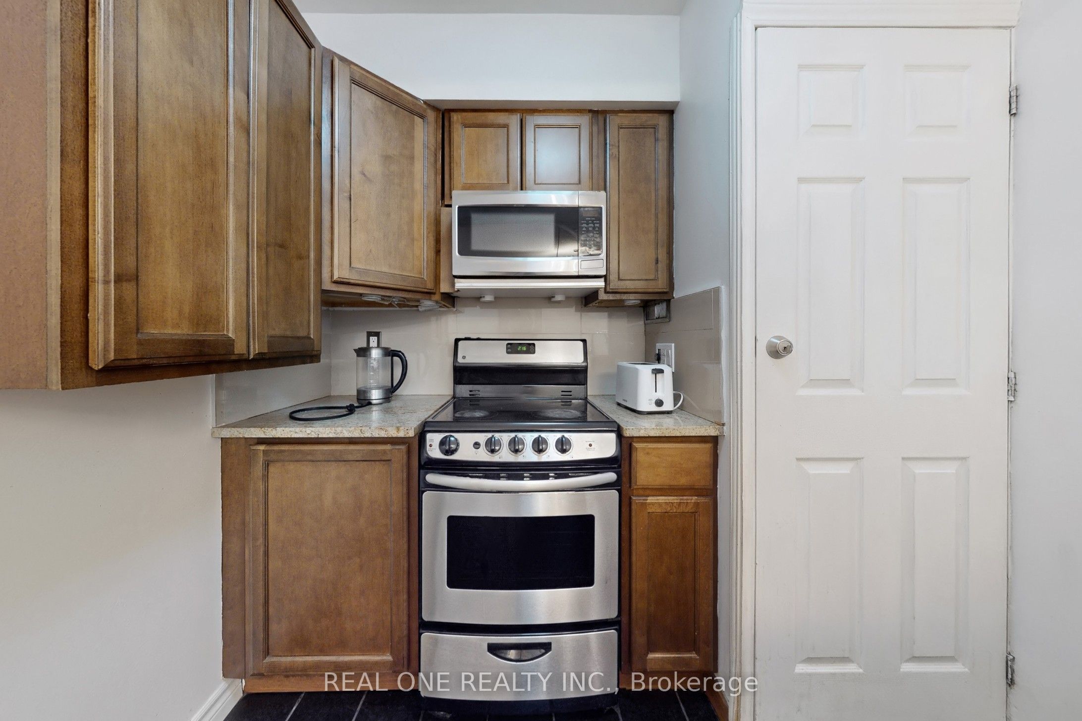 1055 Bay Street, #1816