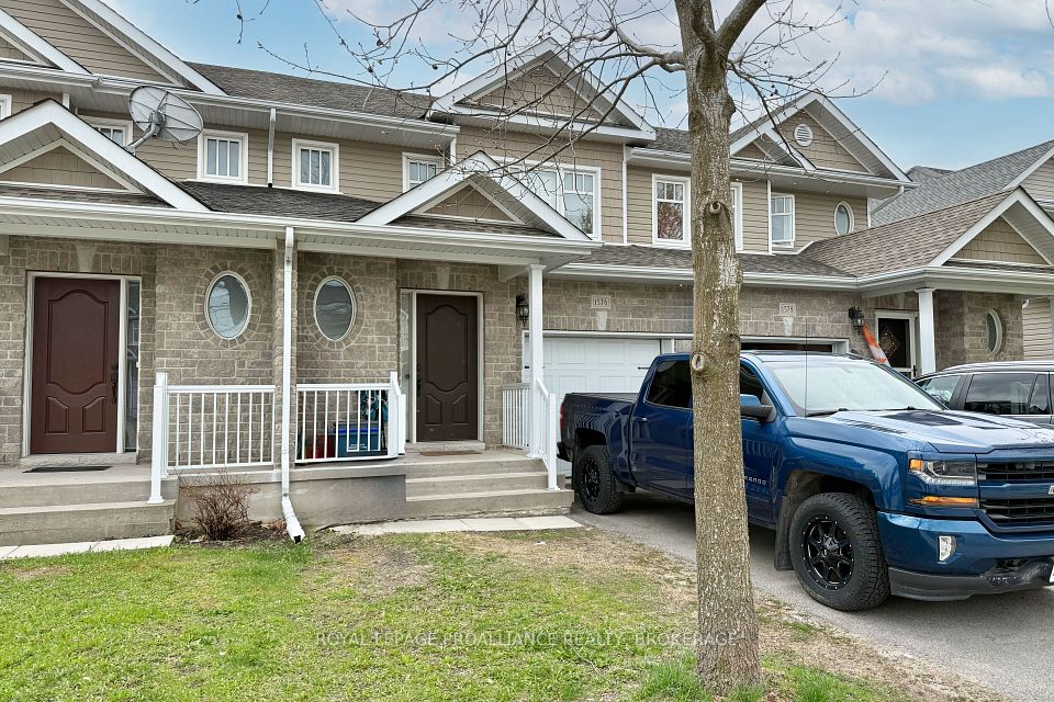 1576 Crimson Crescent