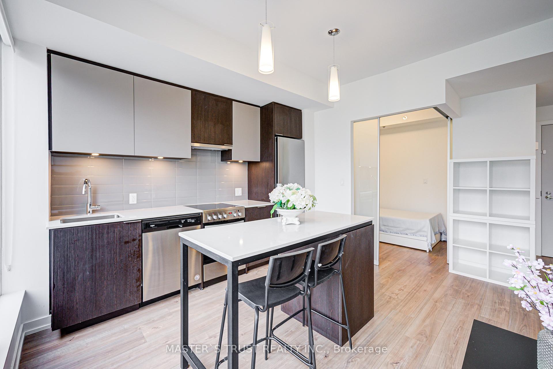 2 Bedrooms Condo at 203 College, Toronto For sale