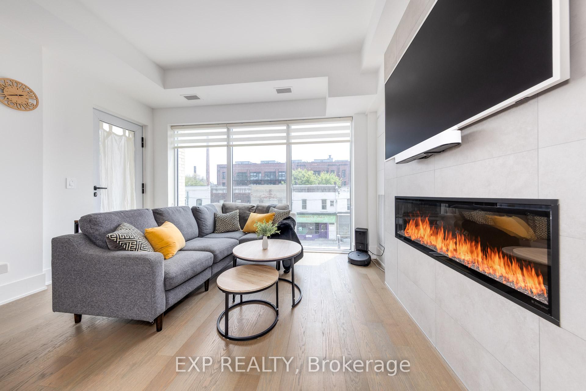 2 Bedrooms Condo at 495 Logan, Toronto For sale