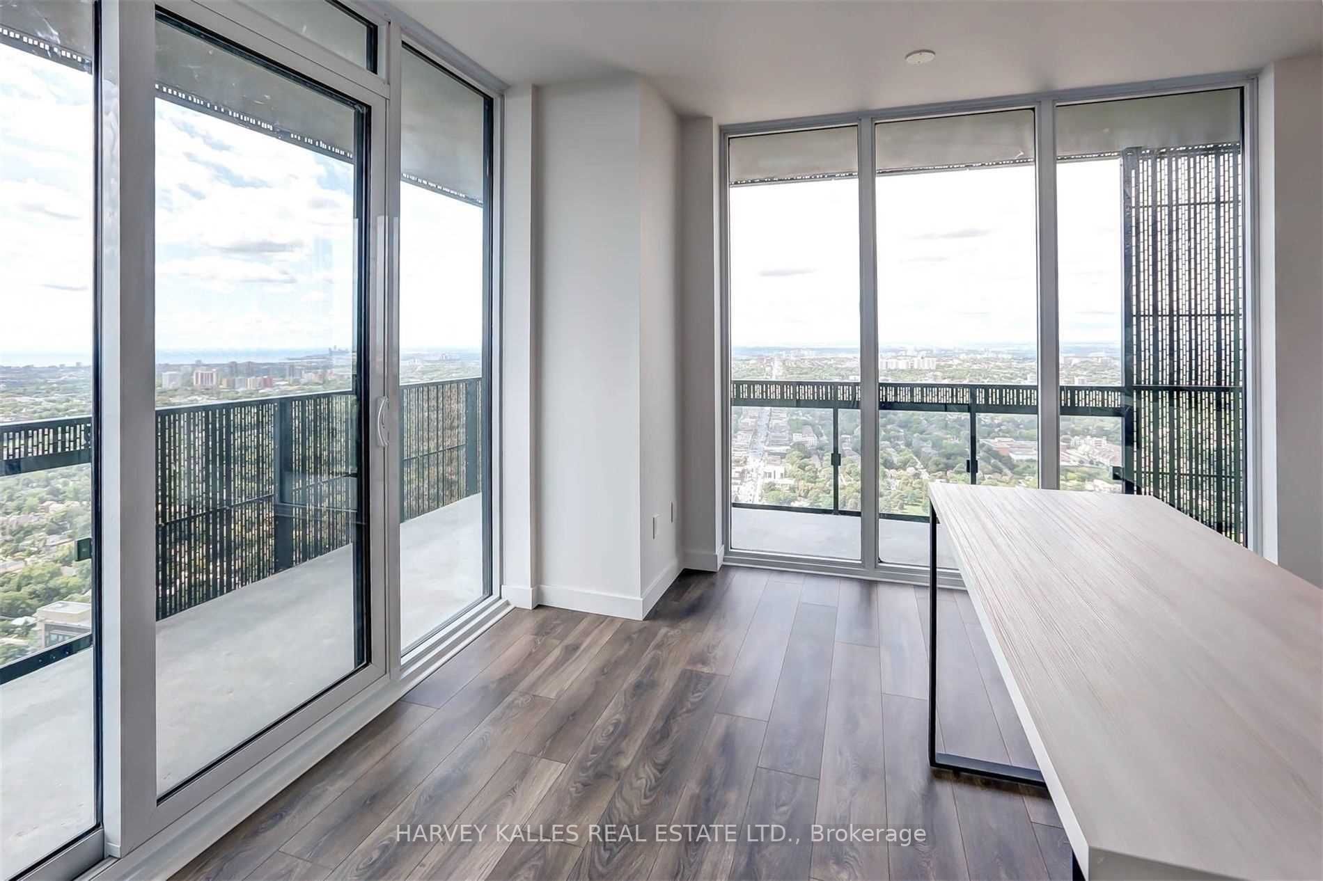 8 Eglinton Avenue E 5202