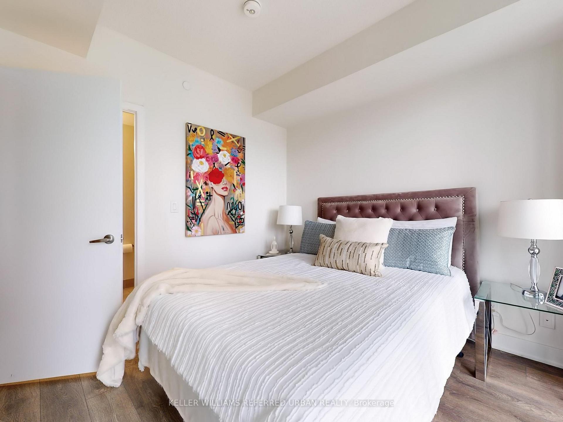 2 Bedrooms Condo at 188 Fairview Mall,  Toronto For sale