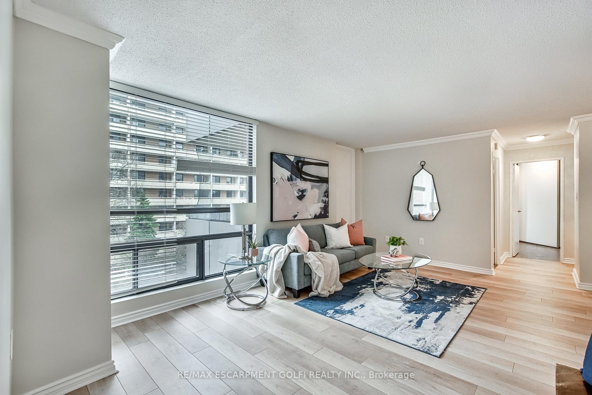 2 Bedrooms Condo at 222 Jackson,  Hamilton For sale
