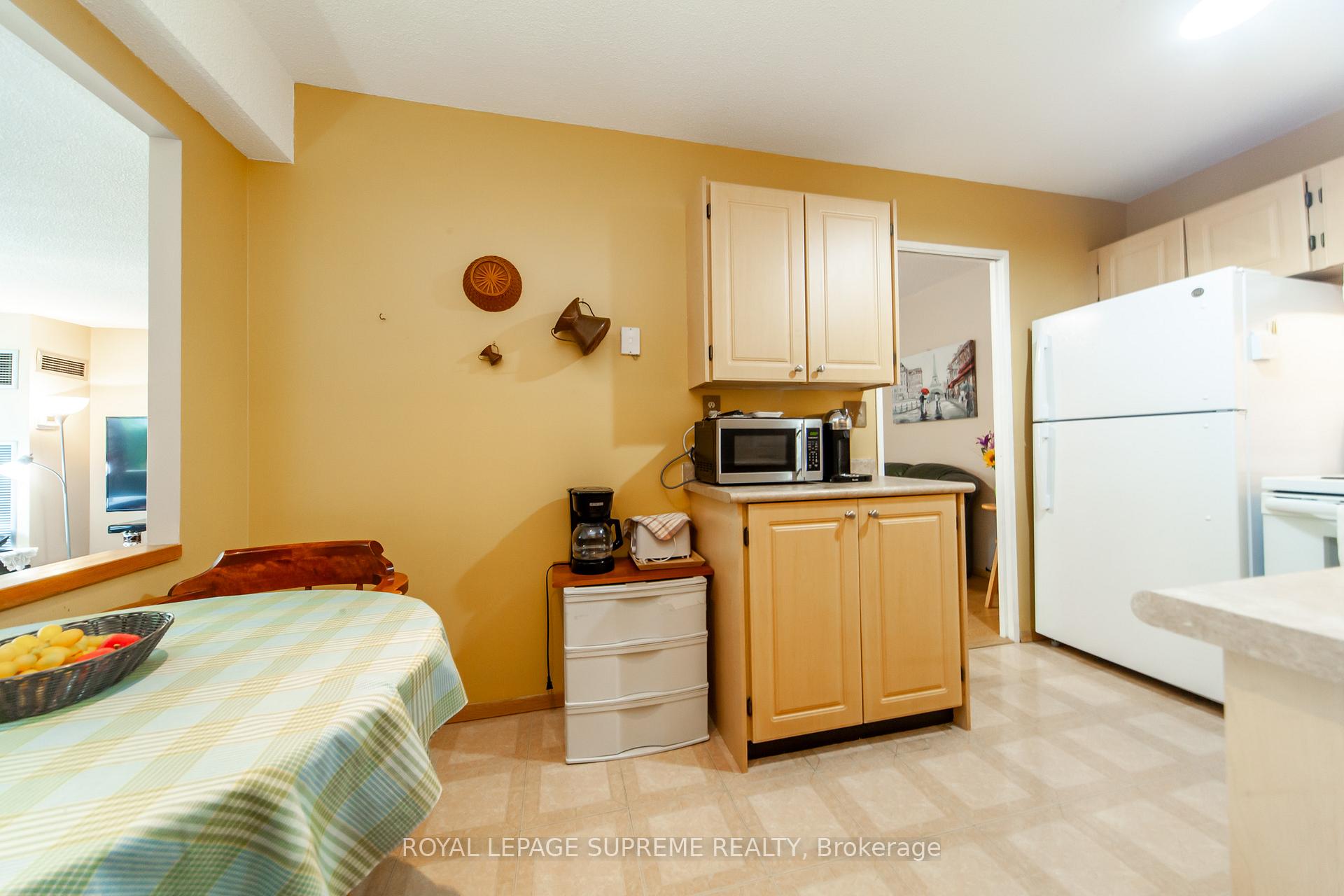 2 Bedrooms Condo at 270 Scarlett, Toronto For sale