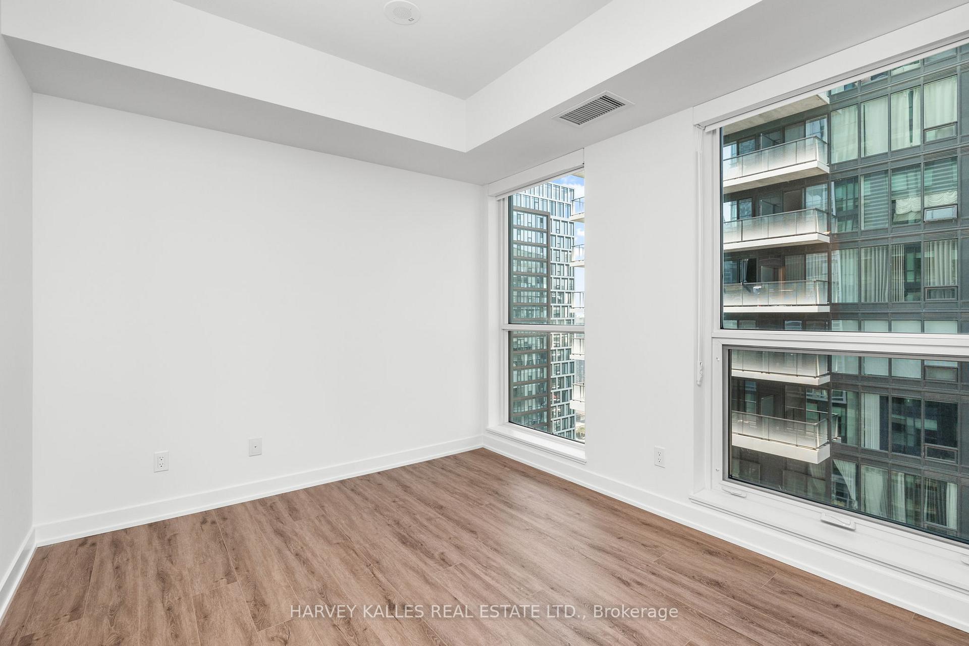327 King Street W 4205