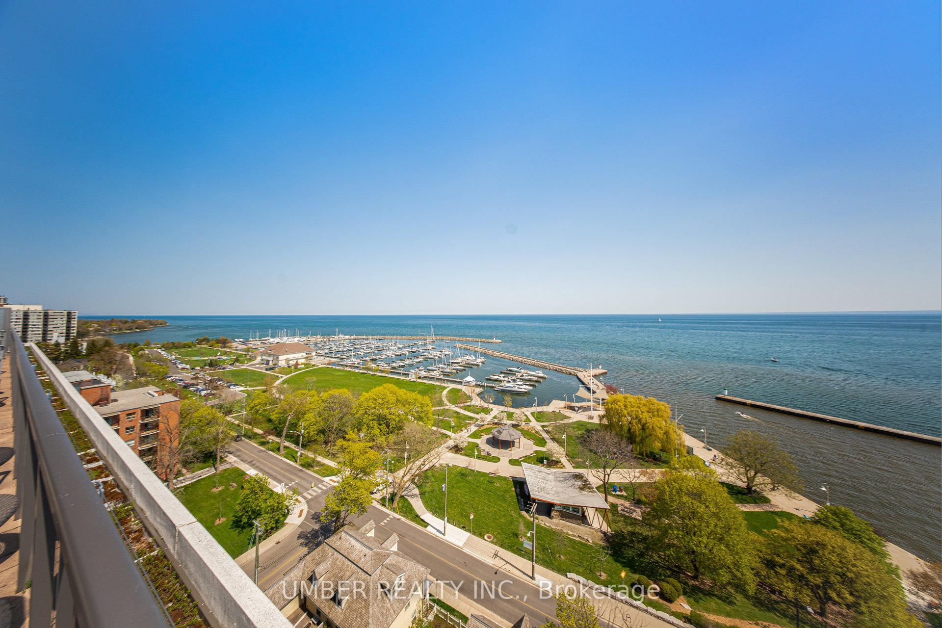 2 Bedrooms Condo at 11 Bronte, Oakville For sale