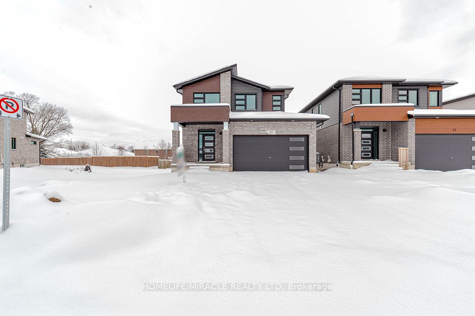 40 Moon Crescent