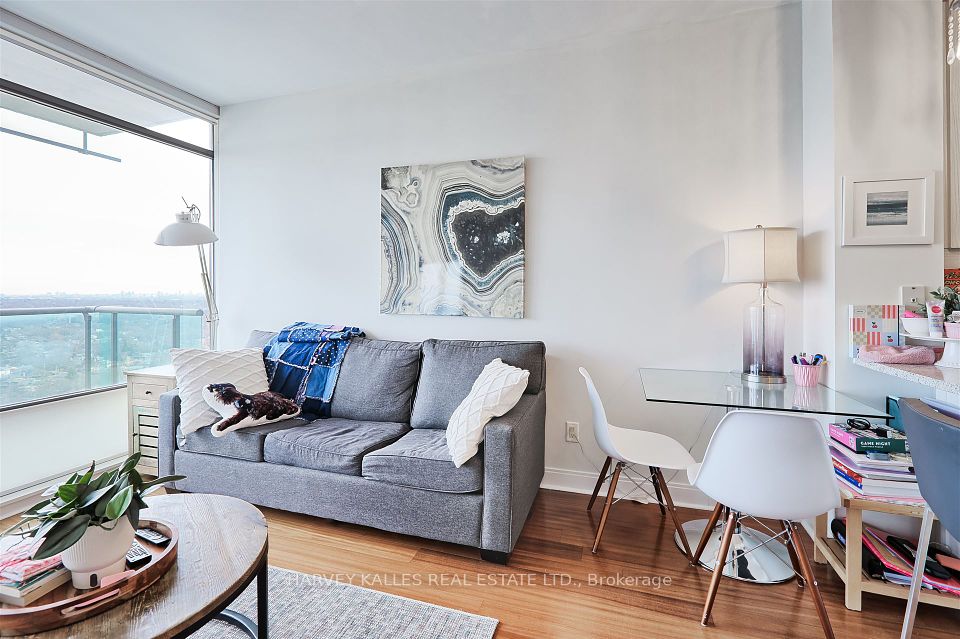 18 Yorkville Avenue 2906