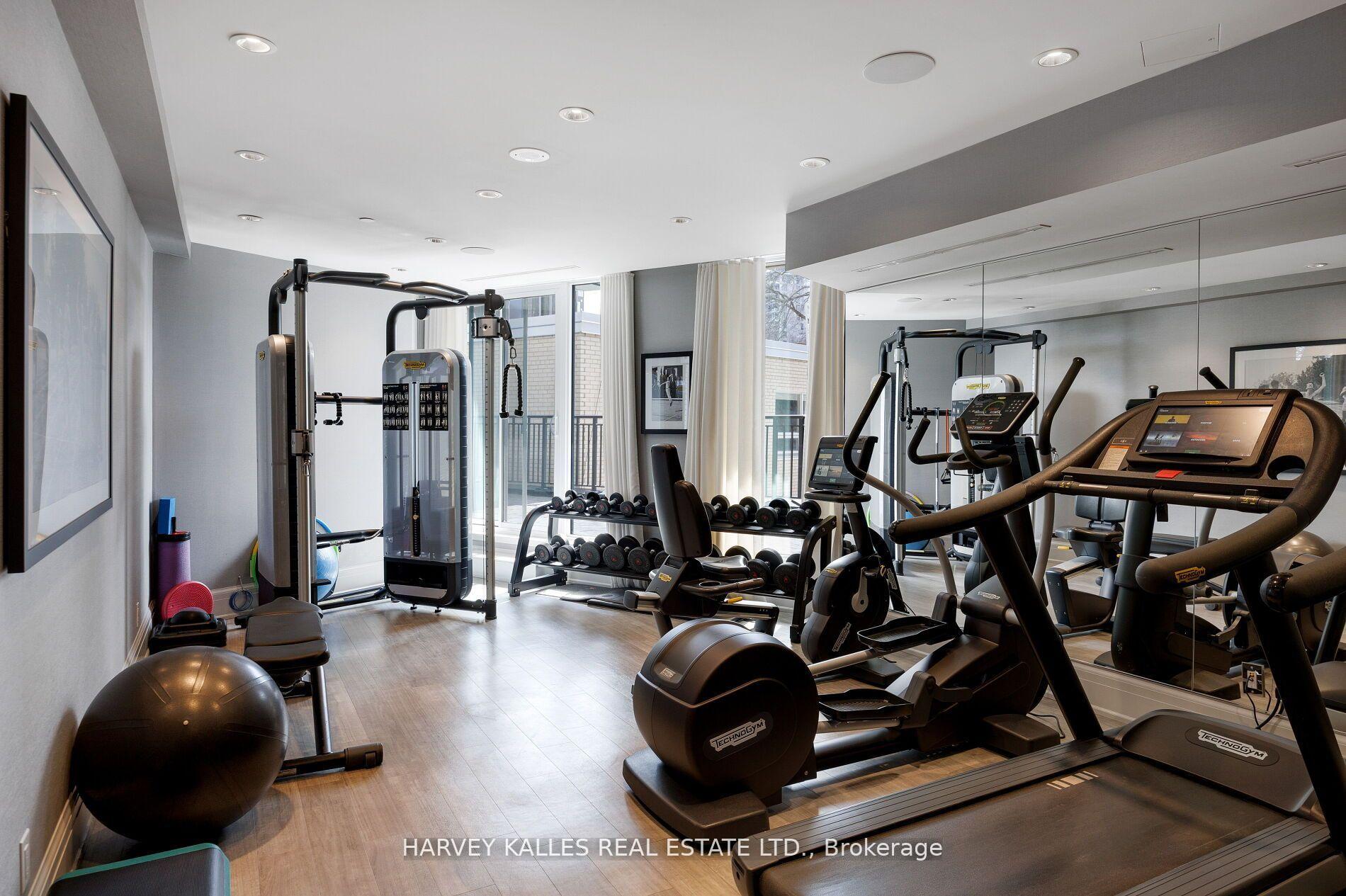 4 Bedrooms Condo at 181 Davenport, Toronto For sale