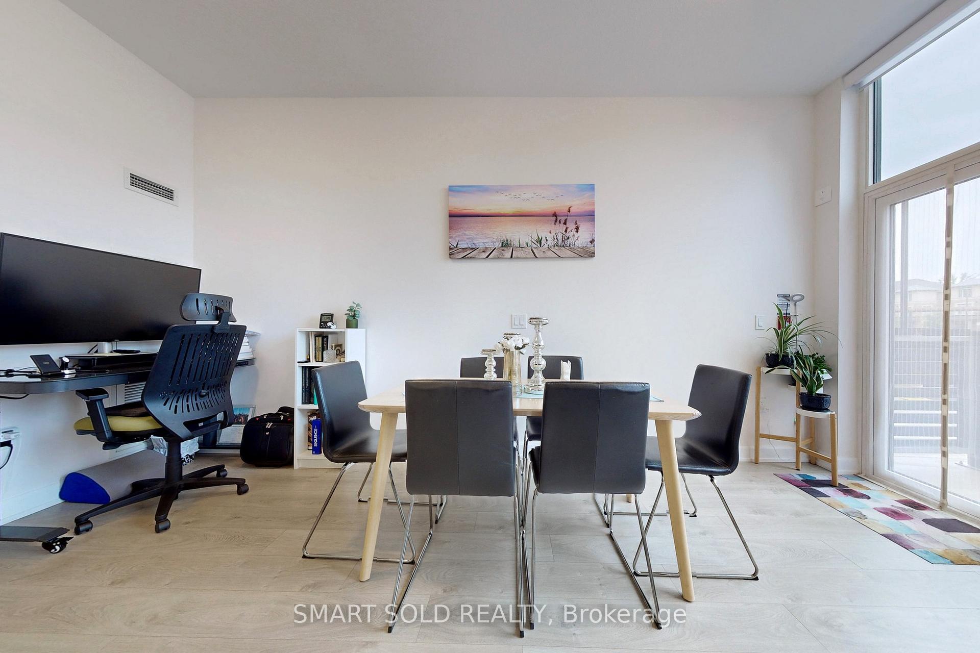 2 Bedrooms Condo at 3200 William Coltson, Oakville For sale