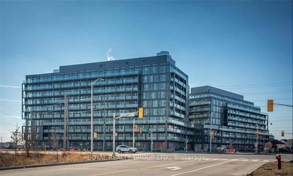 3200 Dakota Common
