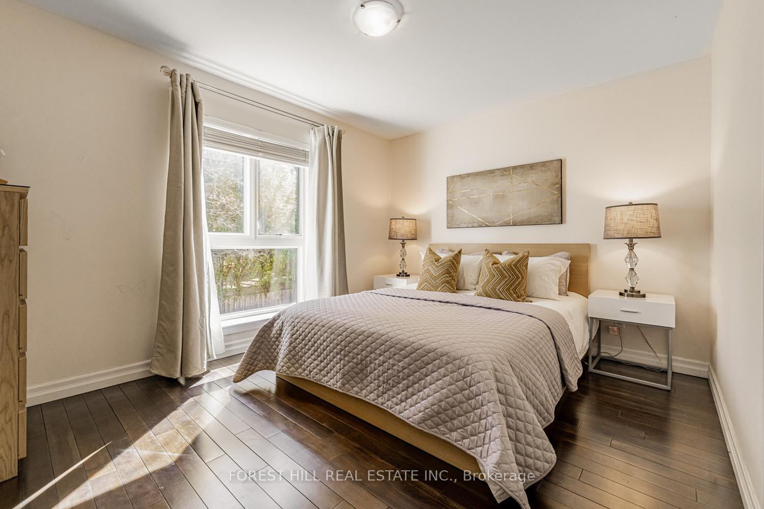 5 Bedrooms Condo at 21 Snowshoe Mill, Toronto For sale
