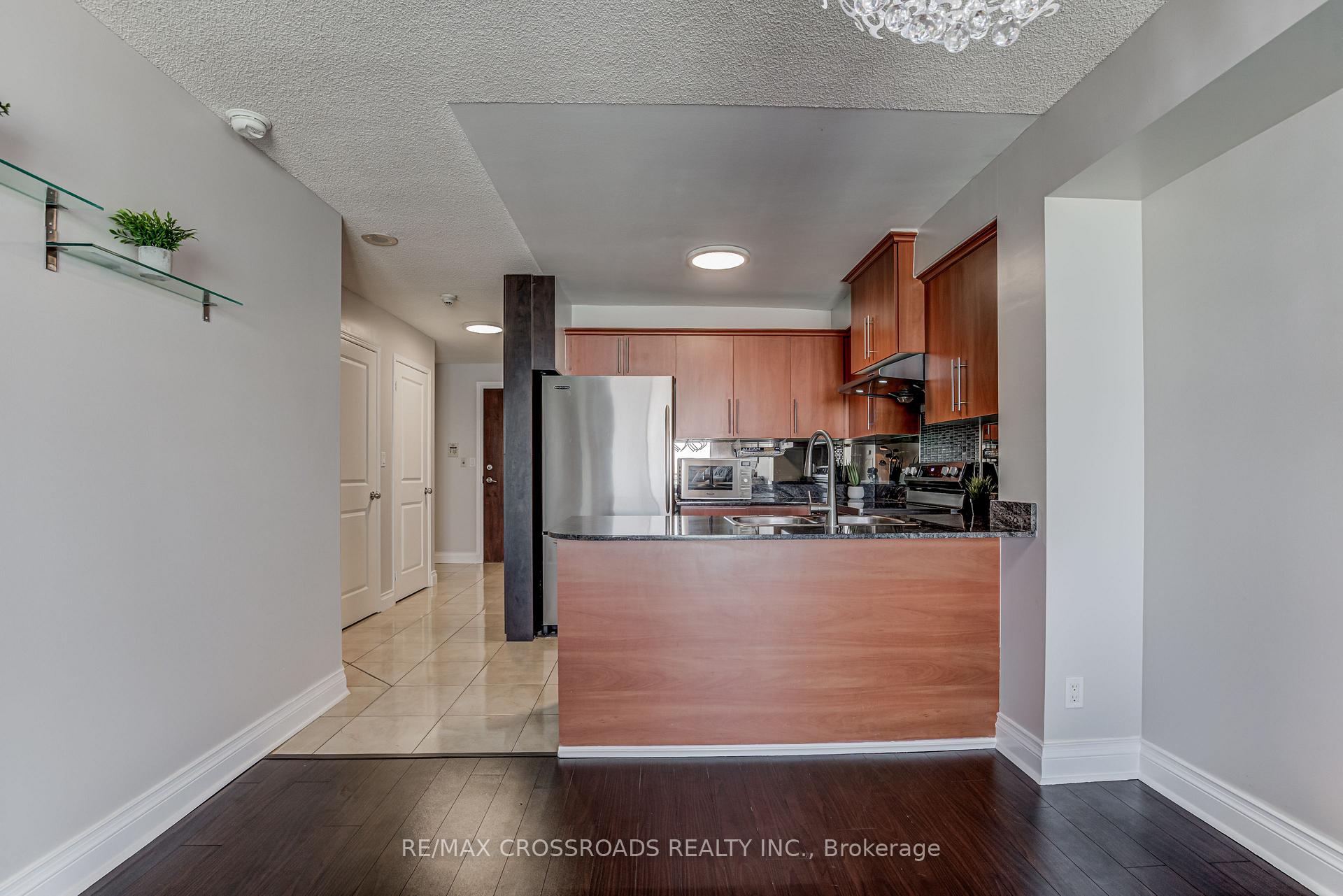2 Bedrooms Condo at 8 Rosebank, Toronto For sale